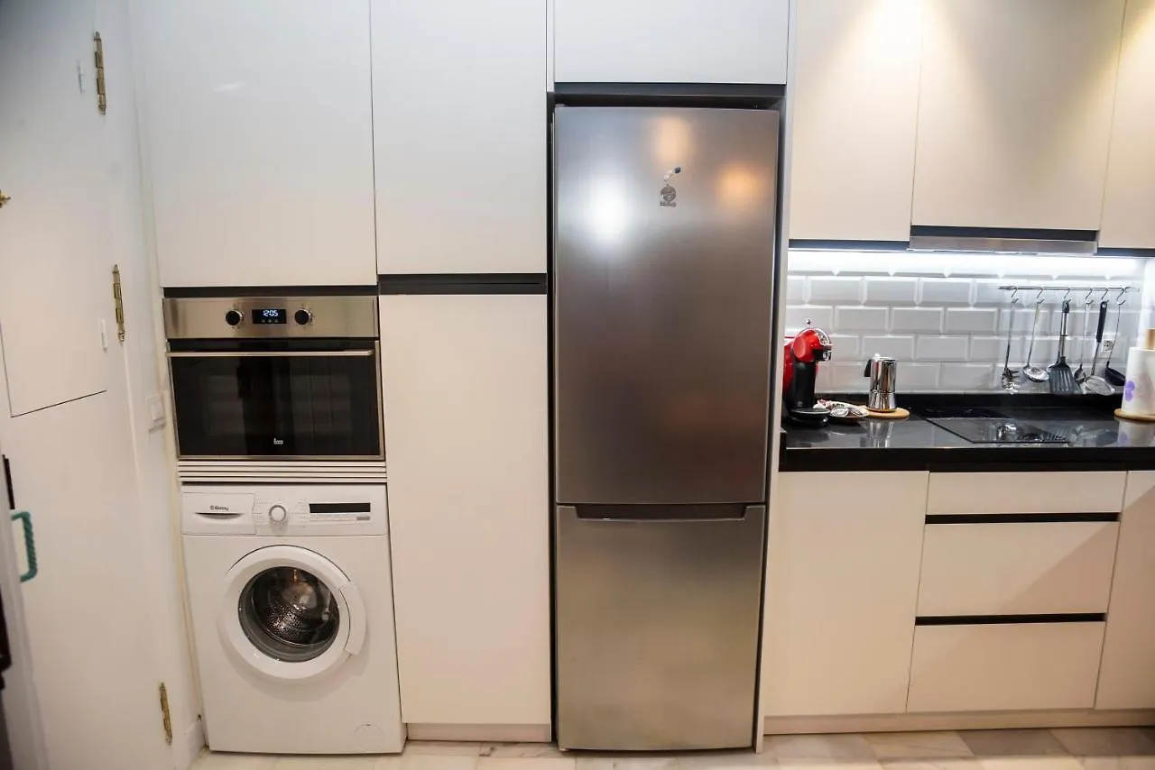 180 Home Precioso Apartamento Con Patio San Bernardo 4 Seville 0*,  Spain